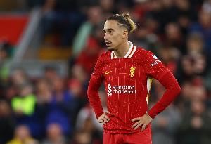 记者：尽管有传闻，但利兹联目前不会考虑引进齐米卡斯