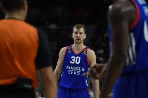 教练团和领导层认为小德拉季奇无法帮助球队也不能靠过去成绩进队