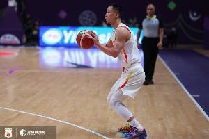 媒体人：与其让球员去NBL拿超低薪水历练 不如让澳洲后卫来CBA