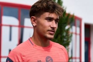 拜仁官方：比朔夫因阑尾炎手术将缺席对阵莱比锡的比赛