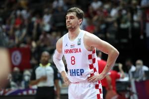 欧媒：皇马前锋海佐尼亚在国家队训练中遭遇右股二头肌受伤