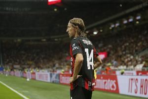 帕努奇：莫德里奇的球商让人难以置信，在意甲像叼着香烟踢球