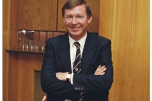 1986年的今天弗格森出任曼联主帅，执教红魔27载斩获38冠