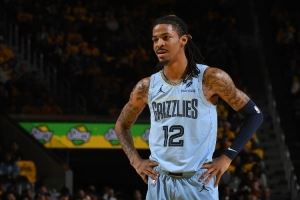 不想打了?贝弗利:此前从没见过莫兰特站在底角 他都没有摸球